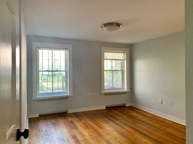 Building Photo - 139 16th St