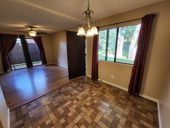 Foto del edificio - 2069 California Ave