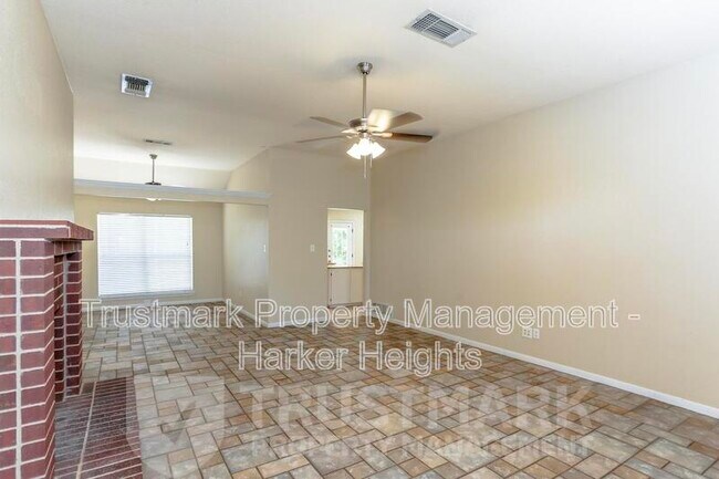 Foto del edificio - 2114 Diana Loop