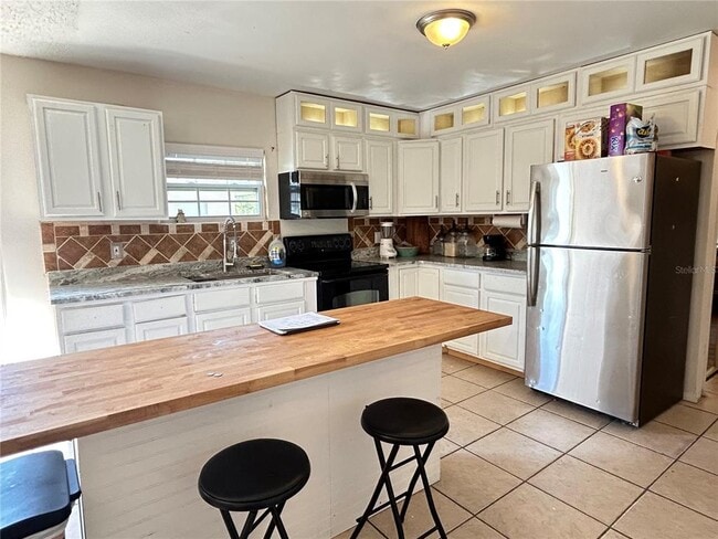 Foto del edificio - 430 N Hastings St