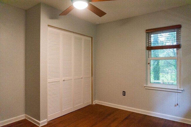 Building Photo - Beautiful Three-Bedroom with Fenced Yard i...