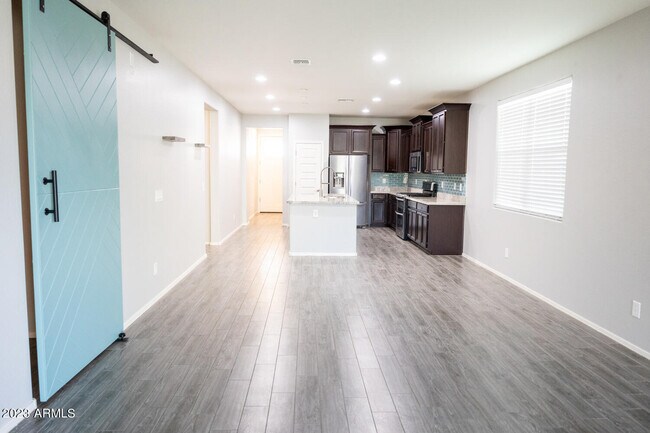 Building Photo - 9907 E Tungsten Dr