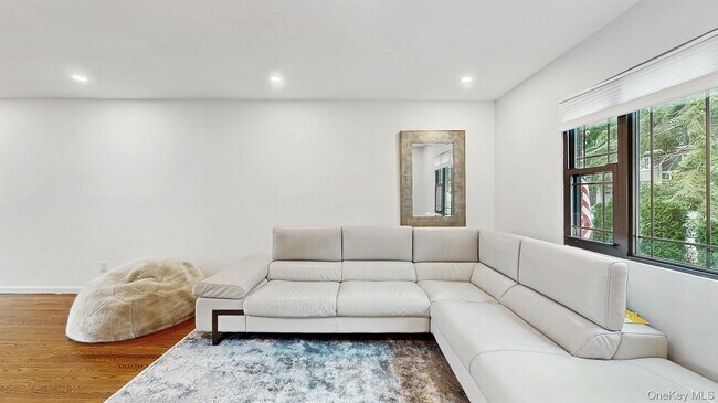 Building Photo - 17 Arthur Pl