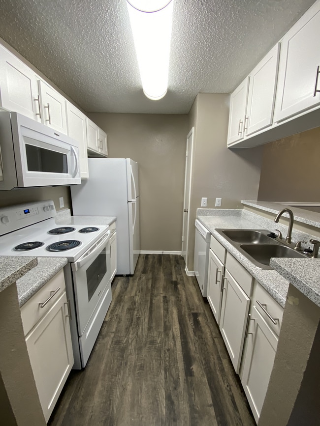 IMG_1969.jpg - Walnut Creek Apartments