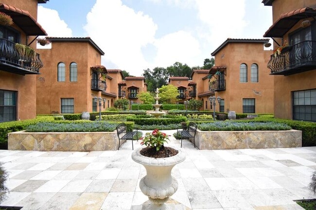 Building Photo - 450 Palermo Vista Ct