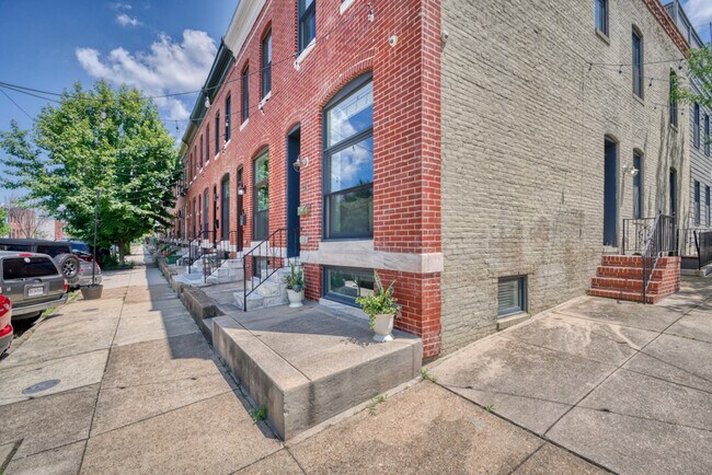 Foto del edificio - 345 S Clinton St