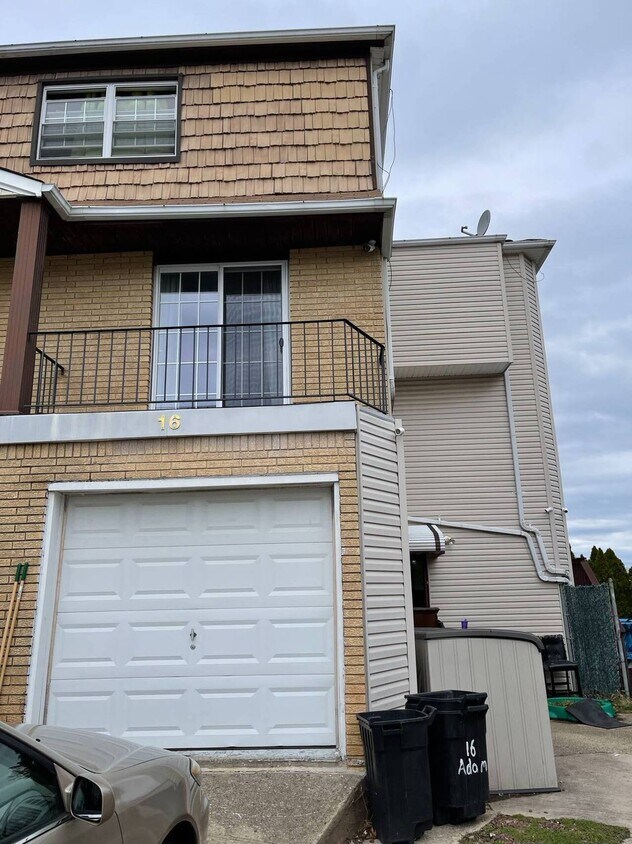 16 Adam Ct, Staten Island, NY 10314 House Rental in Staten Island, NY