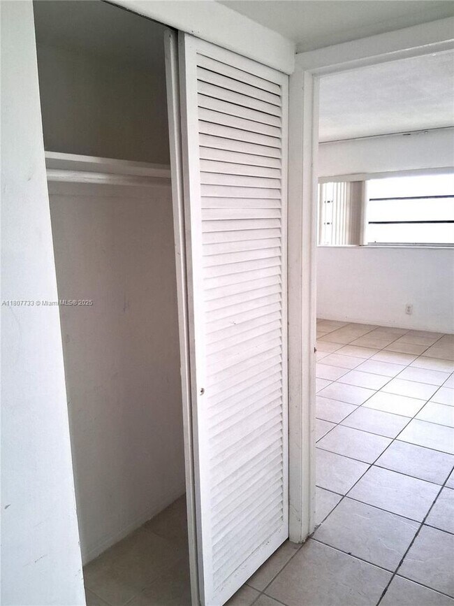 Foto del edificio - 16701 NE 14th Ave