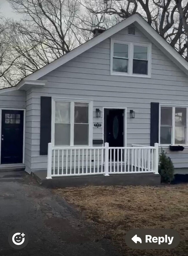 Front Porch - 384 Sylvan Ave
