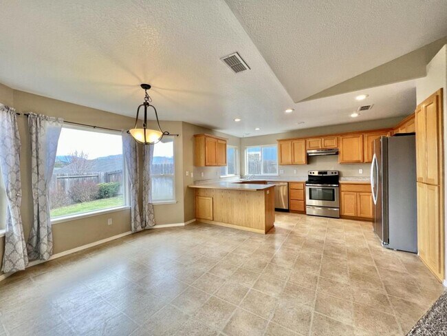 Building Photo - 1462 Andy Griffith Dr