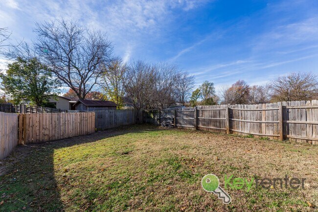 Foto del edificio - Beautiful 3 Bed 2.5 Bath townhome with easy commute anywhere in town!