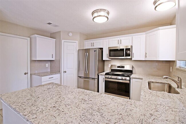 Foto del edificio - 2502 Friarwood Trail