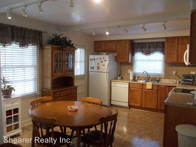 Building Photo - 1422 Thriftwood Dr