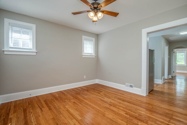 Building Photo - 5644 Chippewa St