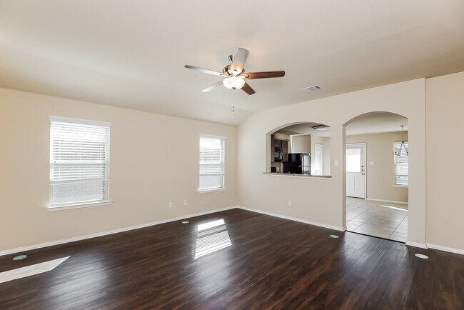 Foto del edificio - 2329 Triston St