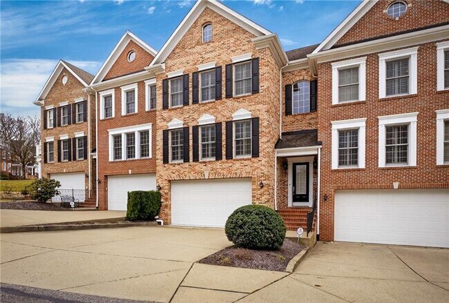 Foto del edificio - 402 Georgetowne Ct