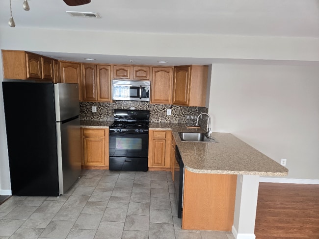 Photo - 40 N Main St Apartment