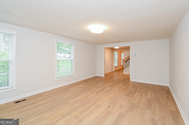 Foto del edificio - 234 Pinehurst Ln