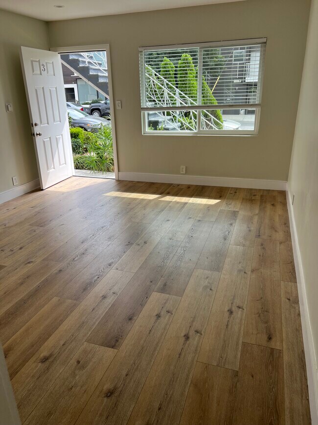 Foto del edificio - 1548 Granville Ave