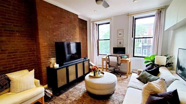 Building Photo - 1 Clinton St