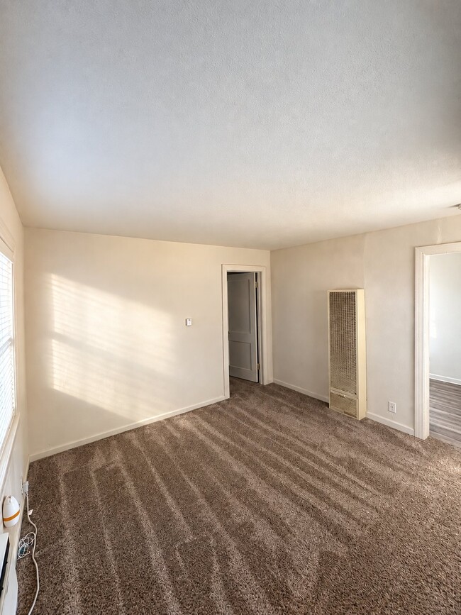 Building Photo - 300 Delmar Ct