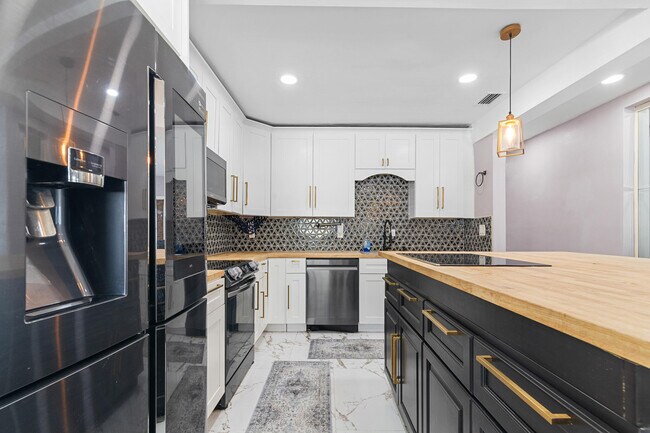 Foto del edificio - 1820 SW 22nd Ave