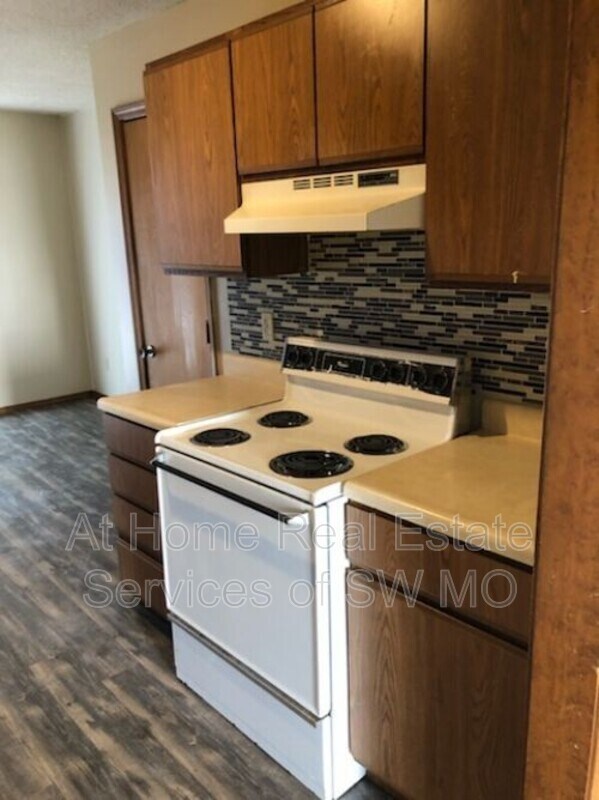 Building Photo - 720 S Kimbrough Ave