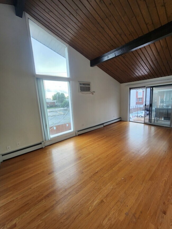 Building Photo - 6111 W 64th Pl