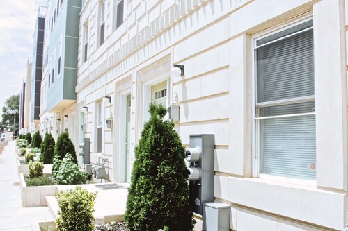 Foto principal - 800 N 48th St