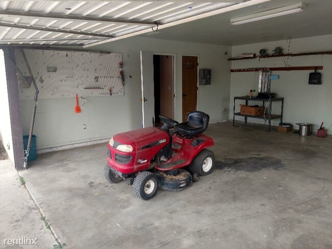 Foto del edificio - 3 br, 2 bath House - 13245 Ave 232 A Unit A