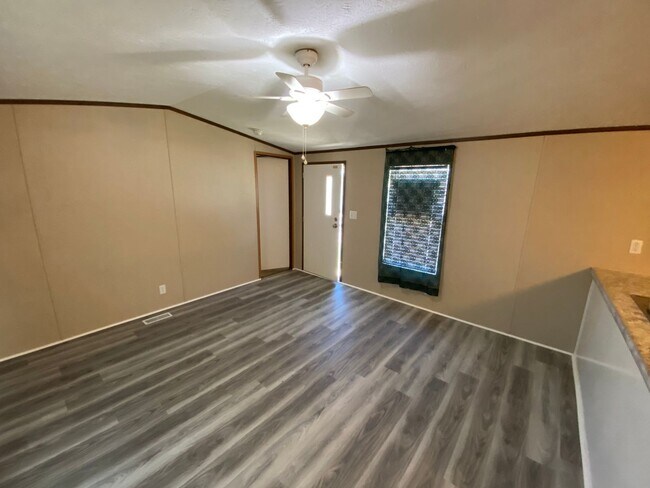Building Photo - Mobile Home