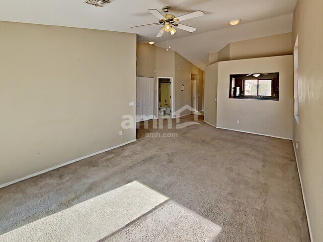 Building Photo - 30300 N Royal Oak Way