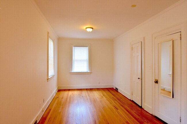 Building Photo - 2608 Vanderbilt Ave: 4 Bedroom + 2 Bonus R...