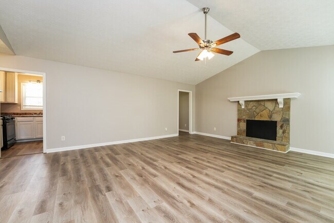 Foto del edificio - 2704 Laurel View Dr