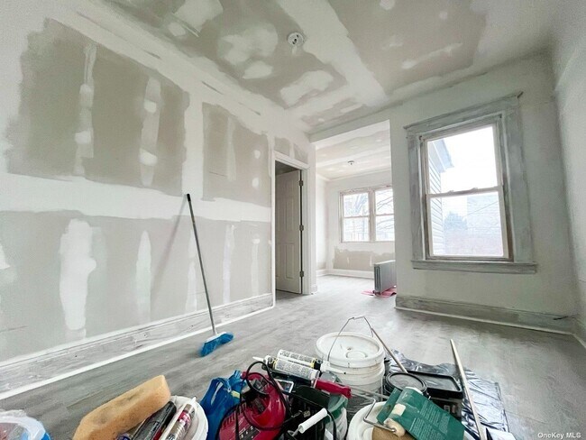 Building Photo - 104-40-104105 105th St