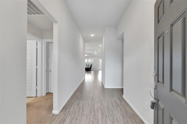 Foto del edificio - 237 Wild Onion Ln