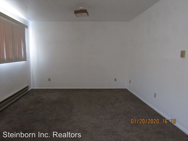 Building Photo - 2250 S Locust St