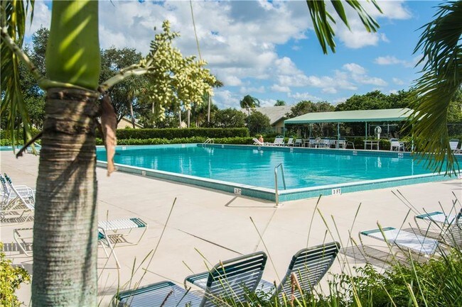 Foto del edificio - 3068 SW Sunset Trace Cir