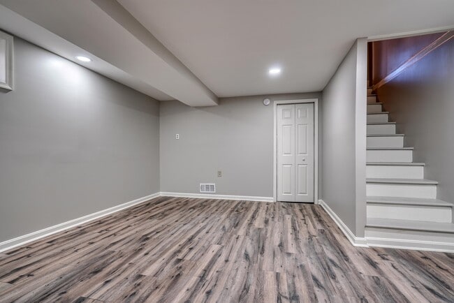 Building Photo - 8126 Kavanagh Rd