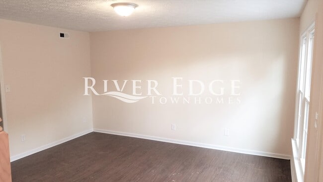 Building Photo - 508 Lusardi Dr