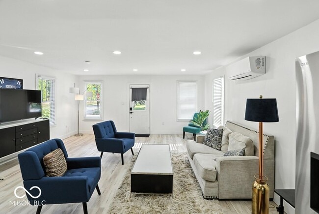 Foto del edificio - 1324 E 9th St