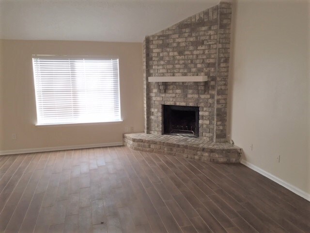 Foto del edificio - 8323 Quail Hills Dr