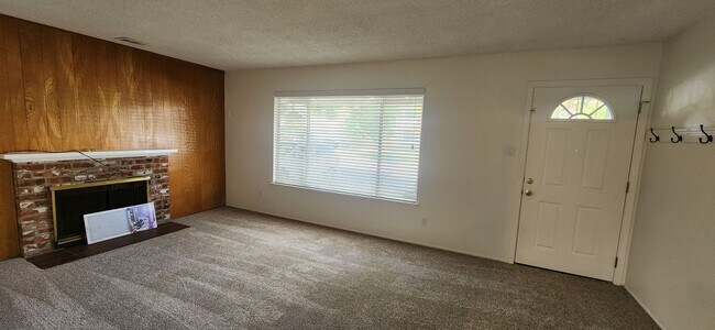 Foto del edificio - 5929 Lake Crest Way
