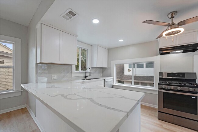 Foto del edificio - 615 Pacific St