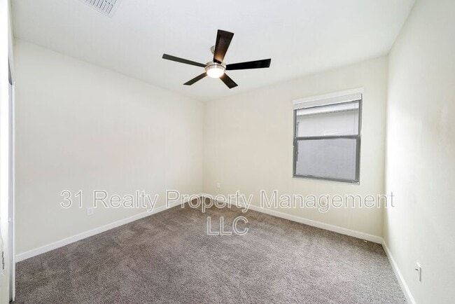 Building Photo - 11036 Sycamore Woods Dr