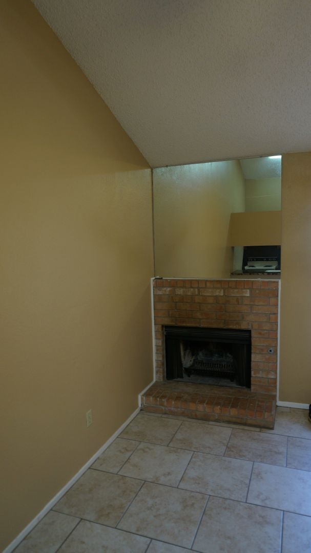 Building Photo - 121 N TROY