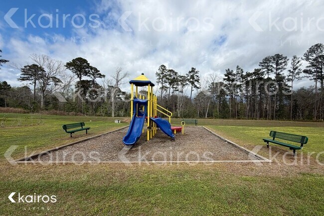 Foto del edificio - 100 Lord Effingham Wy