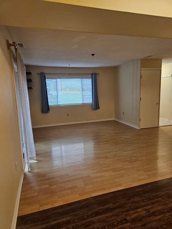 Foto del edificio - 19 Meadowood Dr