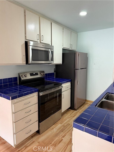 Foto del edificio - 5460 White Oak Ave