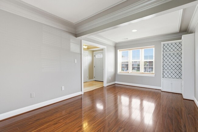 Building Photo - 1042B Margate Ct